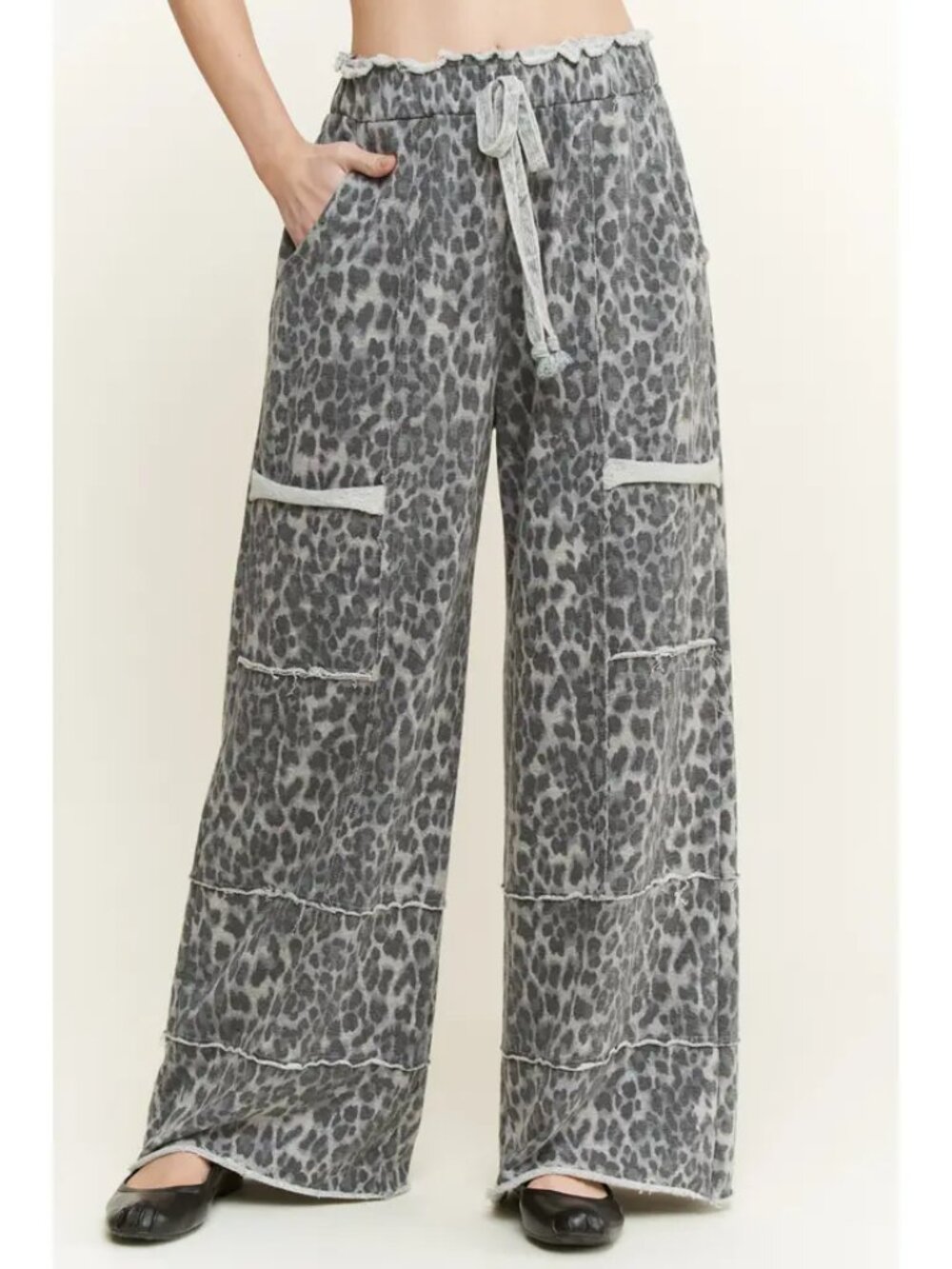NEW - J Her now in PLUS SIZES -J8 Mineral Washed Cheetah Pants - Picture 4 of 4